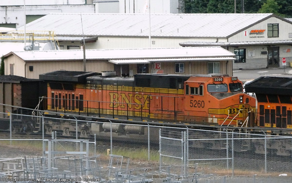 BNSF 5260